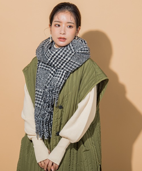 VICKY（ビッキー）の「【ギフトにもオススメ】チェックフリンジストール（ストール/ショール・レディース・ダークネイビー/ブラック系その他・FREE）」の10枚目の写真