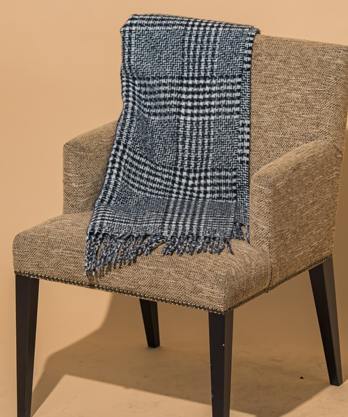 VICKY（ビッキー）の「【ギフトにもオススメ】チェックフリンジストール（ストール/ショール・レディース・ダークネイビー/ブラック系その他・FREE）」の9枚目の写真