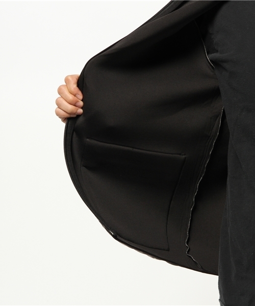 PUMA（プーマ）の「SWASH TECH TRACK JACKET（ジャージ・メンズ・ブラック/ホワイト・MEDIUM/X-SMALL/LARGE/SMALL/X-LARGE）」の13枚目の写真