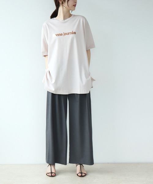 Jines(ジネス)の「箔プリントスーパーBIG Tシャツ(Tシャツ/カットソー・レディース・オフホワイト/ピンクベージュ・38)」の5枚目の写真