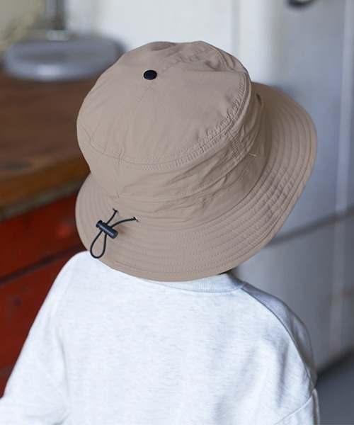 b・ROOM（ビールーム）の「【撥水加工】小さく収納できるハット（ハット・キッズ・ピンク/ターコイズブルー/グリーン/ラベンダー/プラム/チャコール/ライム/キャメル/ベージュ/ライトブルー・54cm/52cm）」の11枚目の写真