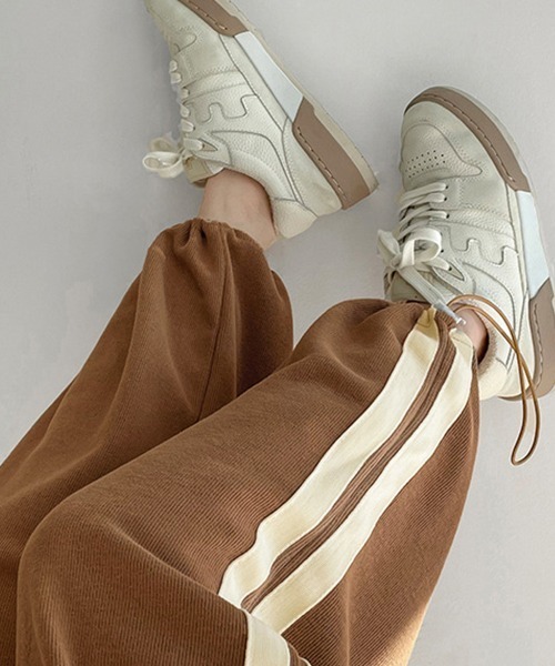 Miniministore（ミニミニストア）の「サイドラインスウェットパンツ レディース（スウェットパンツ・レディース・ブラック/ダークグレー/ブルー/ブラウン/ライトブラウン/ラベンダー/ピンク・M/S）」の17枚目の写真