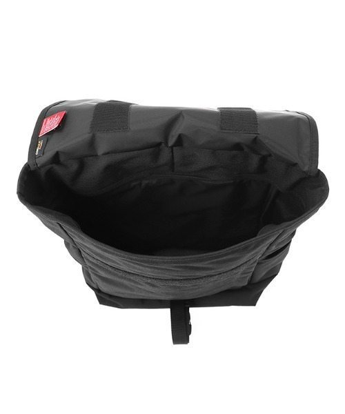 Manhattan Portage(マンハッタンポーテージ)の「Washington SQ Backpack 2 w/ BE@RBRICK 2023(バックパック/リュック・メンズ・ブラック・MEDIUM)」の6枚目の写真
