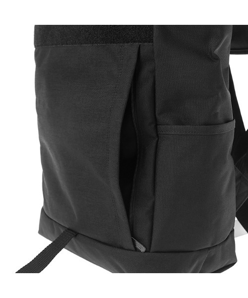 Manhattan Portage(マンハッタンポーテージ)の「Washington SQ Backpack 2 w/ BE@RBRICK 2023(バックパック/リュック・メンズ・ブラック・MEDIUM)」の9枚目の写真