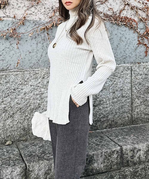 esutoreja(エストレジャ)の「ハイネックリブニット(ニット/セーター・レディース・ブルー/グレー/アイボリー/ブラック・FREE)」の1枚目の写真