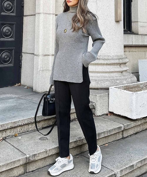 esutoreja(エストレジャ)の「ハイネックリブニット(ニット/セーター・レディース・ブルー/グレー/アイボリー/ブラック・FREE)」の5枚目の写真