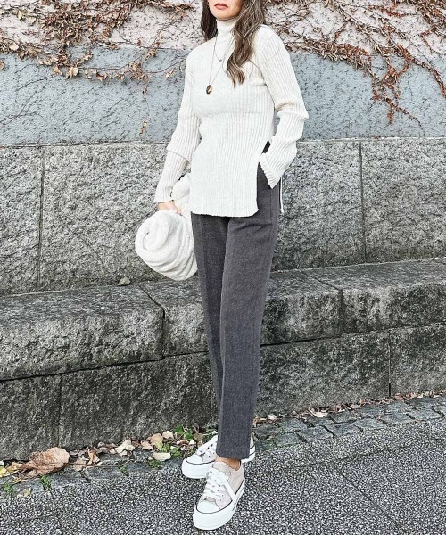 esutoreja(エストレジャ)の「ハイネックリブニット(ニット/セーター・レディース・ブルー/グレー/アイボリー/ブラック・FREE)」の7枚目の写真