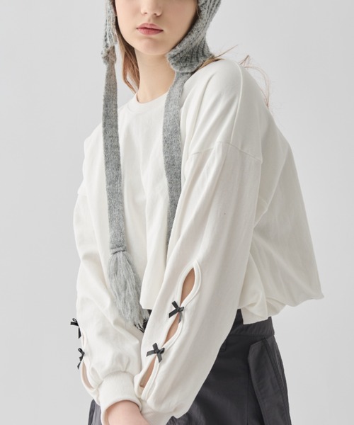 idem(イデム)の「ribbon slit balloon tops/リボン付バルーントップス(Tシャツ/カットソー・レディース・オフホワイト/チャコールグレー・FREE)」の1枚目の写真