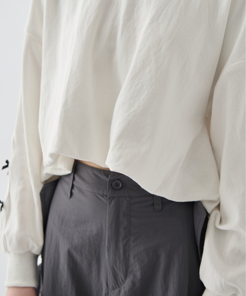 idem(イデム)の「ribbon slit balloon tops/リボン付バルーントップス(Tシャツ/カットソー・レディース・オフホワイト/チャコールグレー・FREE)」の13枚目の写真