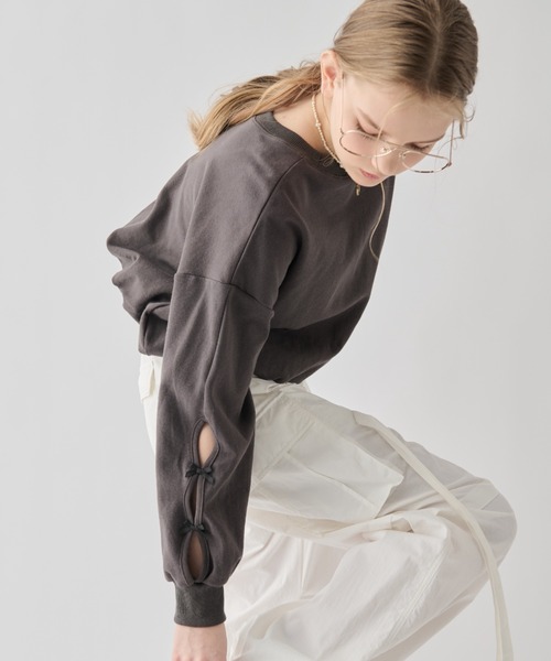 idem(イデム)の「ribbon slit balloon tops/リボン付バルーントップス(Tシャツ/カットソー・レディース・オフホワイト/チャコールグレー・FREE)」の5枚目の写真
