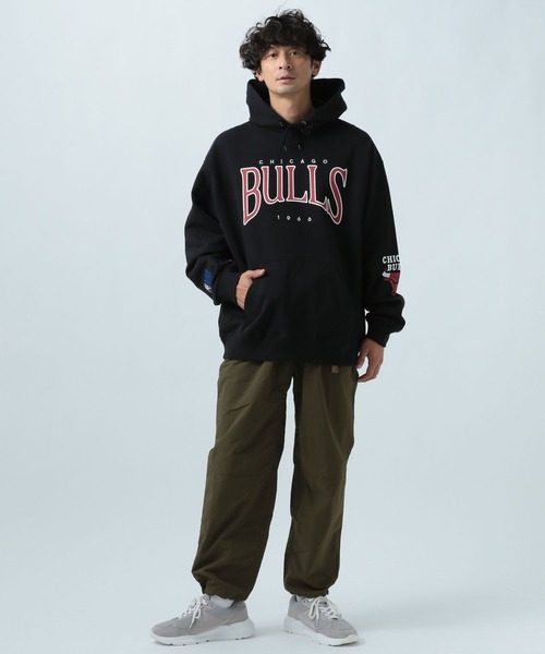 NBA（エヌビーエー）の「【NBA】チームフーディー（パーカー・メンズ・ブラック/オフホワイト/パープル・MEDIUM/LARGE）」の6枚目の写真