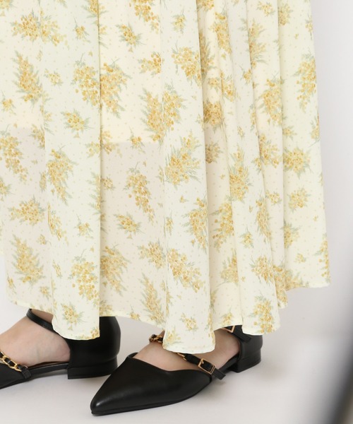 mysty woman(ミスティウーマン)の「ミモザ柄スカート 104212(スカート・レディース・ブラック/イエロー/ブルー・FREE)」の7枚目の写真