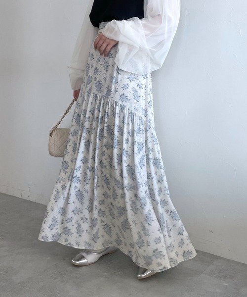 mysty woman(ミスティウーマン)の「ミモザ柄スカート 104212(スカート・レディース・ブラック/イエロー/ブルー・FREE)」の21枚目の写真