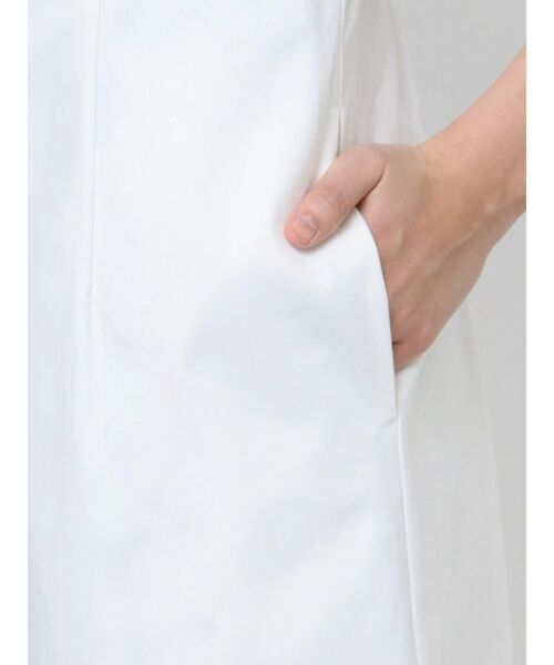 LAGUNAMOON（ラグナムーン）の「カーブラインフロントZIPジャンパースカート（ジャンパースカート・レディース・ホワイト/ブラック/レッド・SMALL/MEDIUM）」の10枚目の写真