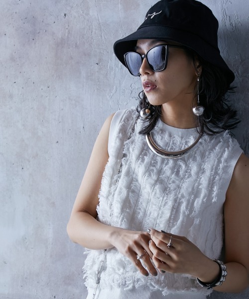 GEVS.（ジェイヴィス）の「＜大きいサイズ＞ 綿100％カットジャガードニットタンクトップ GEVS.（ニット/セーター・レディース・ブラック/オフホワイト・L/LL/3L/4L/5L）」の5枚目の写真