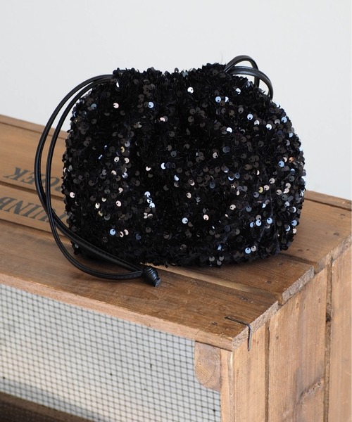 cepo（セポ）の「スパンコールキンチャクバッグ（ハンドバッグ・レディース・シルバー/ブラック・FREE）」の2枚目の写真