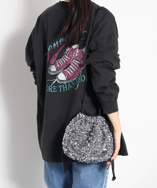 cepo（セポ）の「スパンコールキンチャクバッグ（ハンドバッグ・レディース・シルバー/ブラック・FREE）」の4枚目の写真
