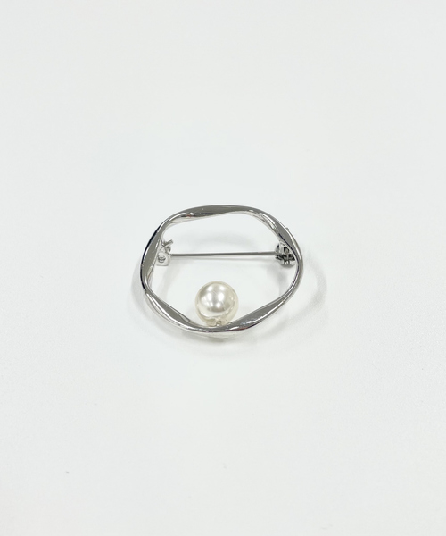 abahouse mavie(アバハウスマヴィ)の「サークルパールブローチ(ブローチ/コサージュ・レディース・ゴールド/シルバー・フリー)」の1枚目の写真