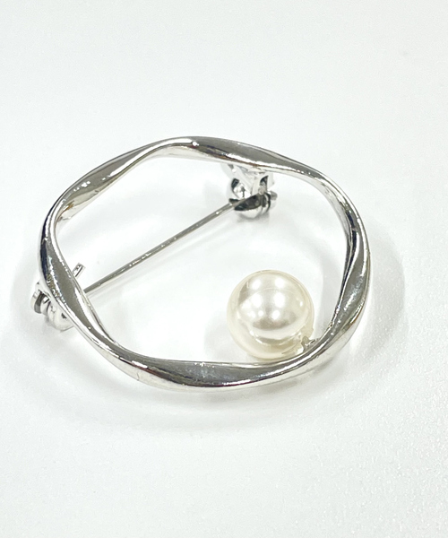 abahouse mavie(アバハウスマヴィ)の「サークルパールブローチ(ブローチ/コサージュ・レディース・ゴールド/シルバー・フリー)」の8枚目の写真