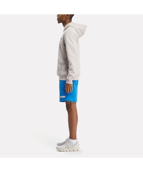 Reebok(リーボック)の「ロゴ マッシュアップ フーディー / RI LOGO MASH UP HOODIE(パーカー・メンズ・ブラック/ストーン・LARGE/MEDIUM/SMALL/XX-LARGE/X-LARGE)」の4枚目の写真