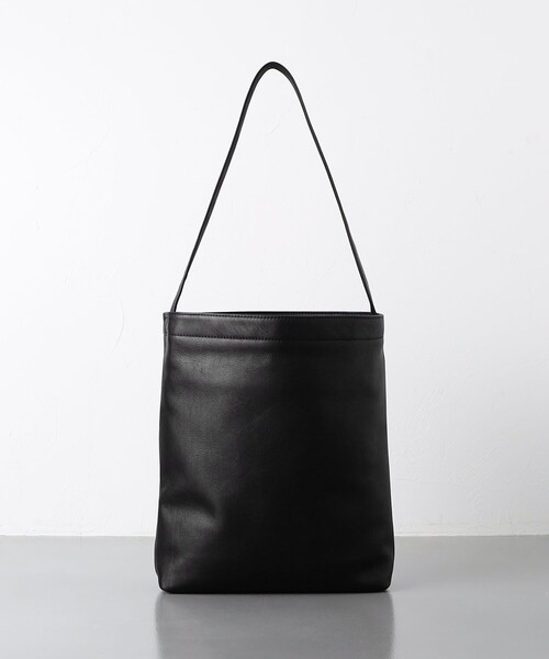UNITED ARROWS 黒 レザー ショルダーバッグ UNITED ARROWS（ユナイテッドアローズ）の「UNFINISHED LEATHER