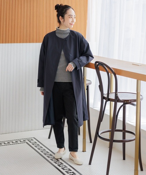 studio CLIP（スタディオクリップ）の「【UVカット/イージーケア】洗えるノーカラーフレアロングコート[プチ・トールサイズあり]（ノーカラーコート・レディース・ベージュ/ネイビー/ライトグレー・LARGE/MEDIUM/PF/TF）」の13枚目の写真