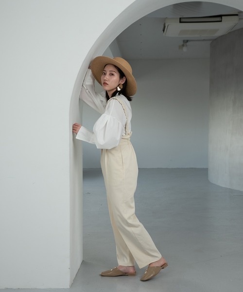 Amiur(エミレ)の「shirring strap 2way salopette / シャーリングストラップ2wayサロペット(サロペット/オーバーオール・レディース・アイボリー/チャコールグレー・SMALL/MEDIUM)」の4枚目の写真