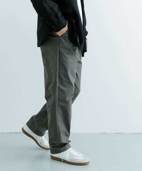 ITEMS URBANRESEARCH(アイテムズ アーバンリサーチ)の「PENNEYS FOX Youth 1-tuck パンツ(その他パンツ・メンズ・チャコールグレー/ベージュ/ブラック・LARGE/MEDIUM)」の9枚目の写真