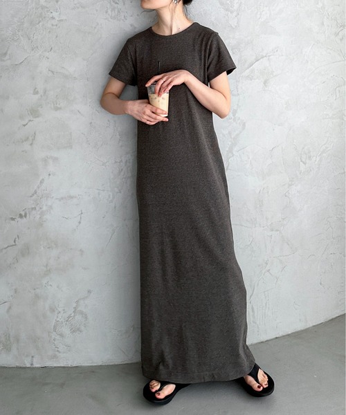 feepur（フェピュール）の「【TALL/２Tサイズあり】カットリブハーフスリーブワンピース（ワンピース・レディース・ブラック/チャコールグレー/オートミール・MEDIUM/TALL/2T/SMALL）」の21枚目の写真