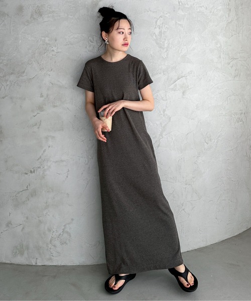 feepur（フェピュール）の「【TALL/２Tサイズあり】カットリブハーフスリーブワンピース（ワンピース・レディース・ブラック/チャコールグレー/オートミール・MEDIUM/TALL/2T/SMALL）」の20枚目の写真