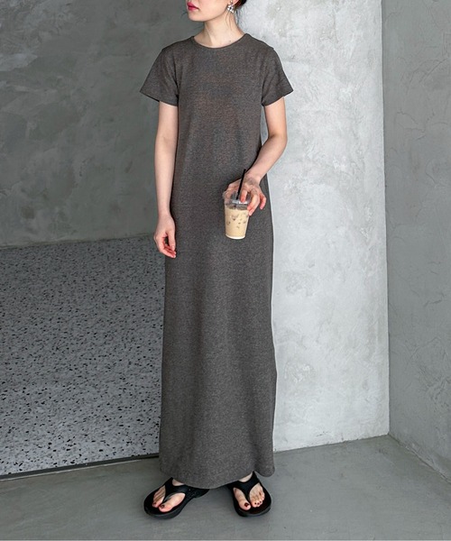 feepur（フェピュール）の「【TALL/２Tサイズあり】カットリブハーフスリーブワンピース（ワンピース・レディース・ブラック/チャコールグレー/オートミール・MEDIUM/TALL/2T/SMALL）」の18枚目の写真