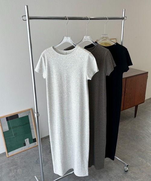 feepur（フェピュール）の「【TALL/２Tサイズあり】カットリブハーフスリーブワンピース（ワンピース・レディース・ブラック/チャコールグレー/オートミール・MEDIUM/TALL/2T/SMALL）」の21枚目の写真