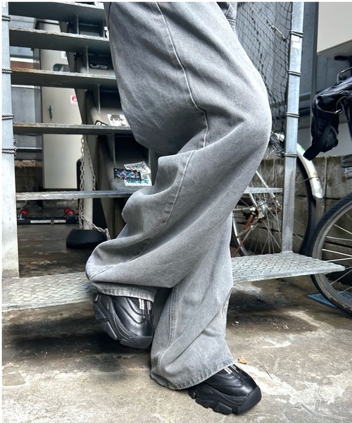 WHO'S WHO gallery（フーズフーギャラリー）の「ファスナーデザインスニーカー（スニーカー・レディース・ブラック/オフホワイト/シルバー・MEDIUM/LARGE）」の8枚目の写真