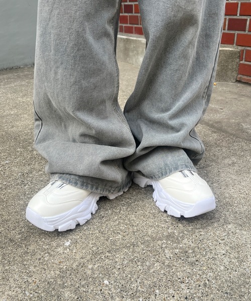 WHO'S WHO gallery（フーズフーギャラリー）の「ファスナーデザインスニーカー（スニーカー・レディース・ブラック/オフホワイト/シルバー・MEDIUM/LARGE）」の4枚目の写真