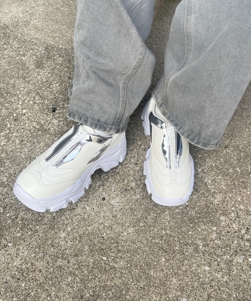 ファスナーデザインスニーカー