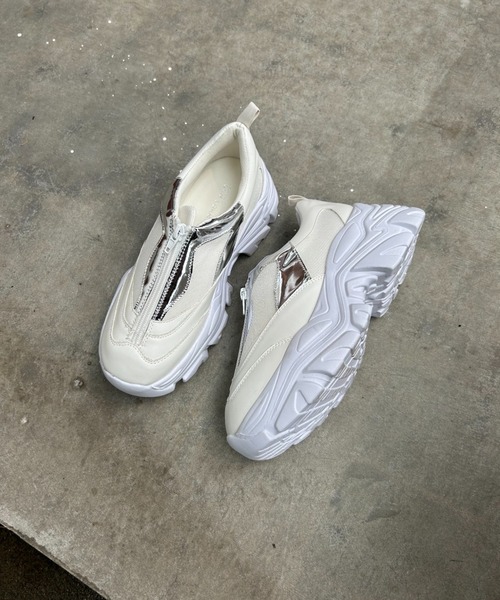 WHO'S WHO gallery（フーズフーギャラリー）の「ファスナーデザインスニーカー（スニーカー・レディース・ブラック/オフホワイト/シルバー・MEDIUM/LARGE）」の13枚目の写真