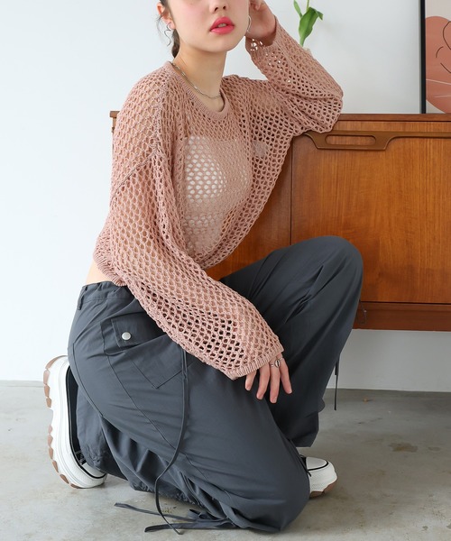 LAFFMO（ラフモ）の「ゆるメッシュ透かし編みプルオーバー（ニット/セーター・レディース・アイボリー/ブラック/ピンク/レインボー・F）」の20枚目の写真