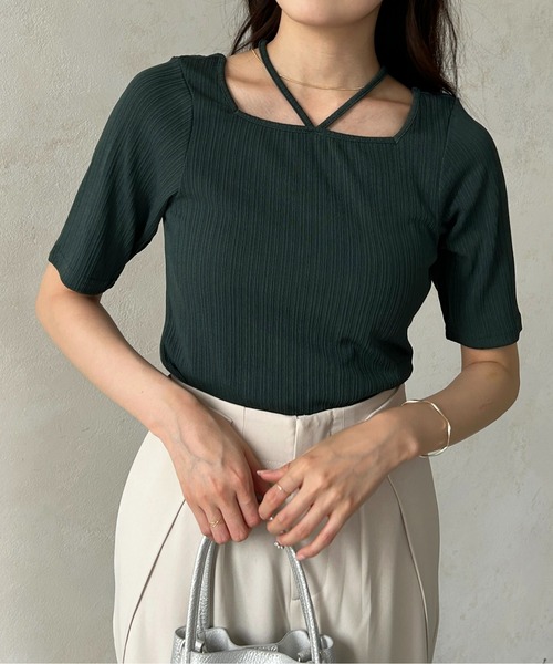 Thevon(ゼボン)の「ランダムリブホルターネック5分袖プルオーバー(Tシャツ/カットソー・レディース・アイボリー/ブラック/グリーン・FREE)」の3枚目の写真