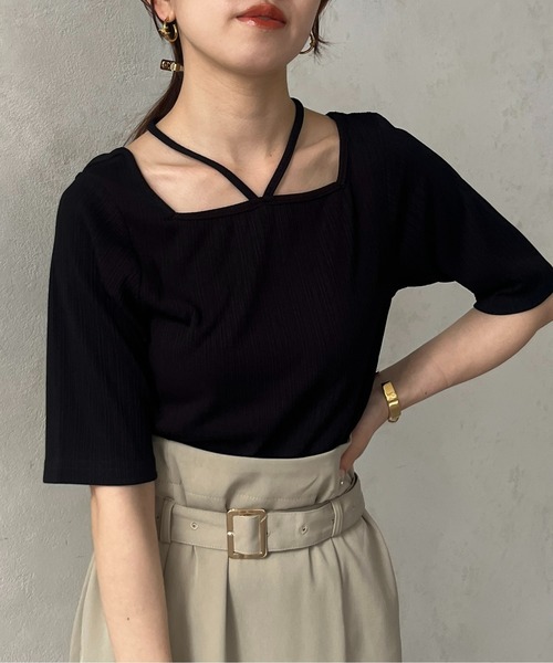 Thevon(ゼボン)の「ランダムリブホルターネック5分袖プルオーバー(Tシャツ/カットソー・レディース・アイボリー/ブラック/グリーン・FREE)」の2枚目の写真