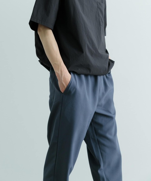 ITEMS URBANRESEARCH（アイテムズ アーバンリサーチ）の「『セットアップ対応』吸水速乾ストレッチトロ イージーパンツ（その他パンツ・メンズ・ライトグレー/ライトベージュ/ブラック/ブルー・MEDIUM/LARGE）」の9枚目の写真