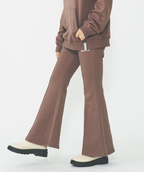 MILKFED.（ミルクフェド）の「FLARE SWEATPANTS（スウェットパンツ・レディース・ブラック/ブラウン/オートミール・S/M）」の20枚目の写真