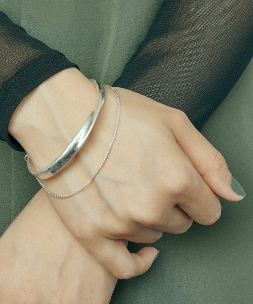 GOLDY（ゴールディ）の「チェーン レイヤード ツイスト ライン バングル（バングル/リストバンド・レディース・ゴールド/シルバー系その他/ゴールド系その他/シルバー・FREE）」の7枚目の写真