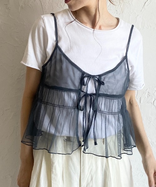 She's Closet(シーズクローゼット)の「2WAYショート丈フロントリボンシースルー/シアーチュールビスチェキャミソール(キャミソール・レディース・ダークグレー/チャコールグレー/アイボリー・FREE)」の2枚目の写真