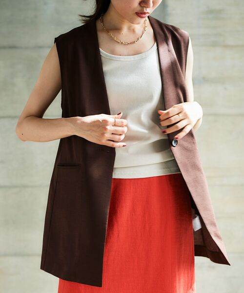 le.coeur blanc（ルクールブラン）の「リネンライクツイルベスト（ベスト・レディース・ブラウン/グレイッシュベージュ・38）」の6枚目の写真