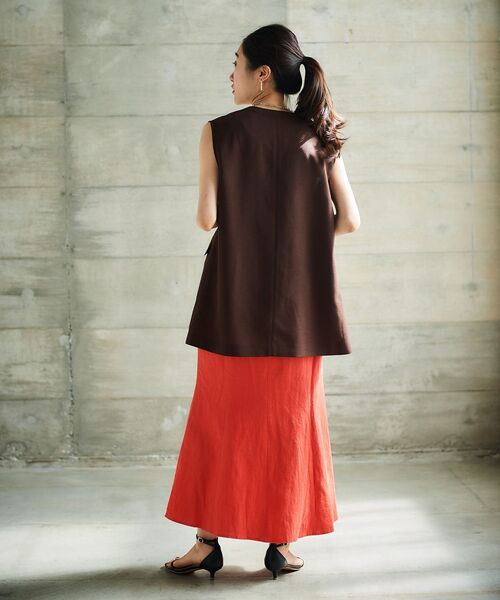 le.coeur blanc（ルクールブラン）の「リネンライクツイルベスト（ベスト・レディース・ブラウン/グレイッシュベージュ・38）」の10枚目の写真