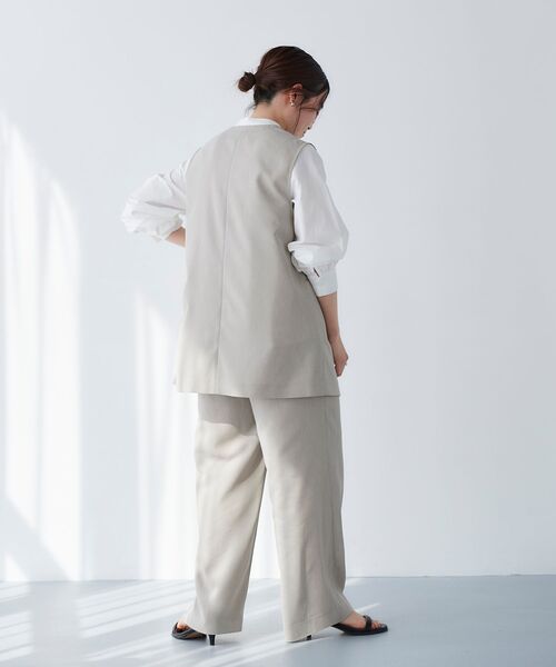 le.coeur blanc（ルクールブラン）の「リネンライクツイルベスト（ベスト・レディース・ブラウン/グレイッシュベージュ・38）」の4枚目の写真