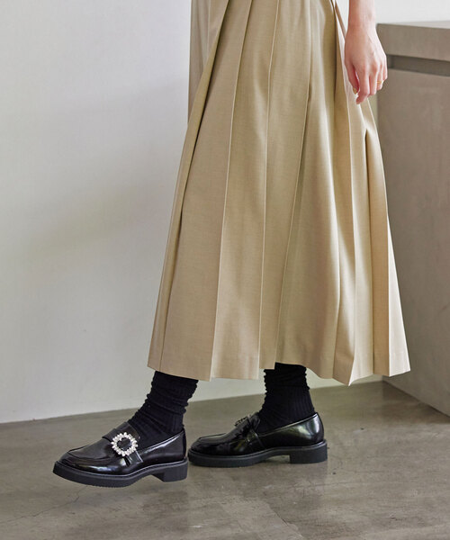 SLOBE IENA（スローブイエナ）の「SLOBE ビジューローファー（ローファー・レディース・ブラック・22.5cm/23cm/23.5cm/24cm/24.5cm）」の7枚目の写真