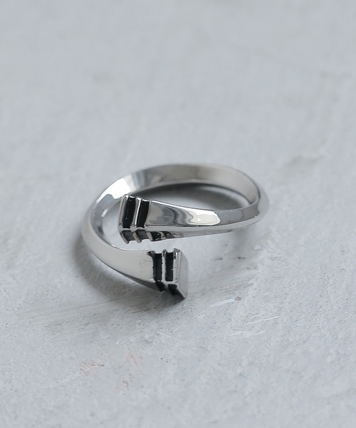 RAGEBLUE(レイジブルー)の「メタルデザインリング(リング・メンズ・その他1/ホワイト・FREE)」の2枚目の写真