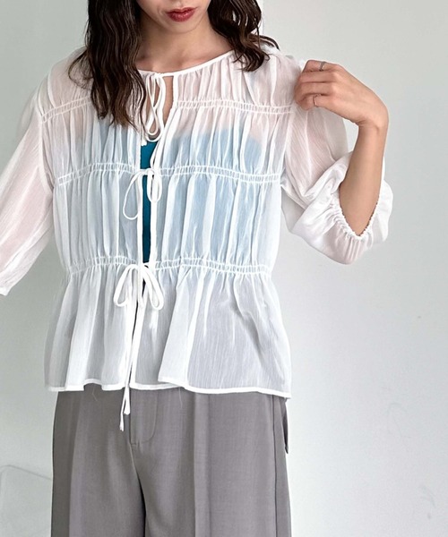 archives（アルシーヴ）の「シャーリングリボン楊柳ブラウス（シャツ/ブラウス・レディース・ブラック/アイボリー/ピンクベージュ/モカ・MEDIUM）」の3枚目の写真