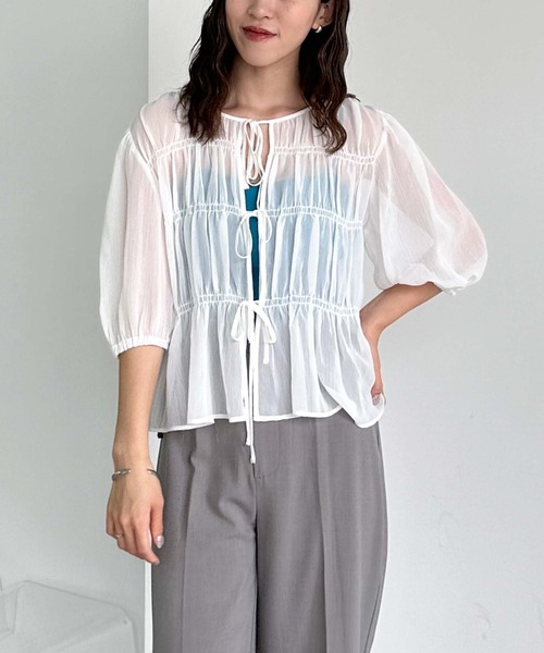 archives（アルシーヴ）の「シャーリングリボン楊柳ブラウス（シャツ/ブラウス・レディース・ブラック/アイボリー/ピンクベージュ/モカ・MEDIUM）」の13枚目の写真